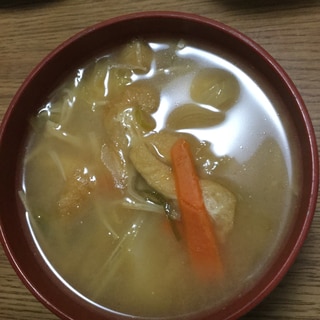 味噌汁（玉ねぎ、人参、白菜、えのき、油揚げ、ねぎ）